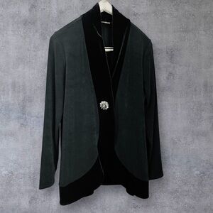 Vintage CHICO’s Travelers black velvet tuxedo jacket rhinestone clasp Large